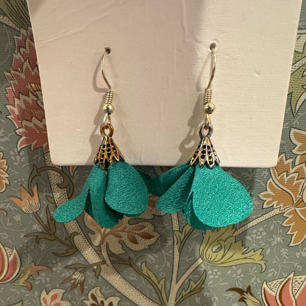 Elegant Kelly Green Petal Drop Earrings